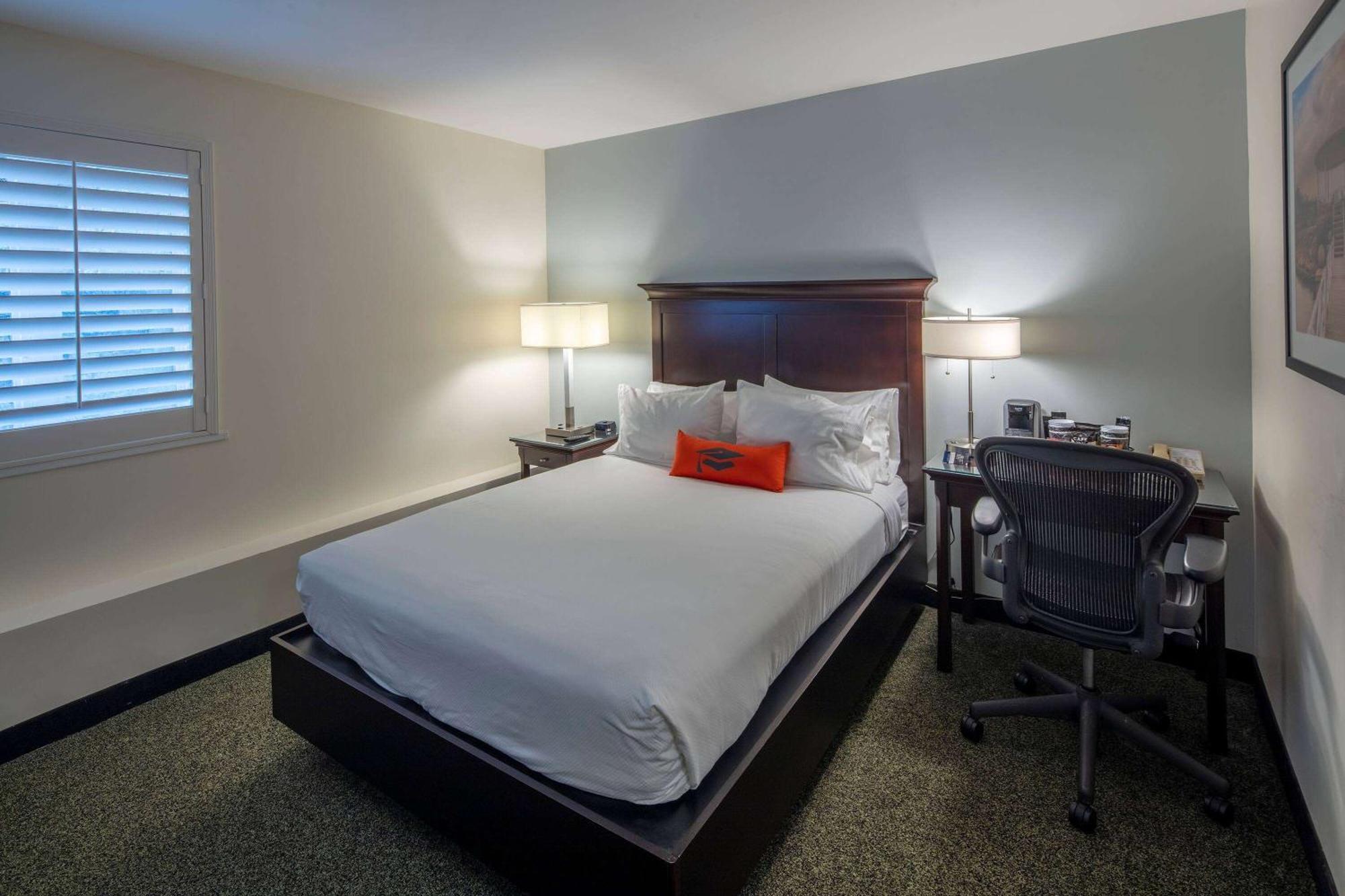 Collegian Hotel & Suites, Trademark Collection By Wyndham Syracuse Luaran gambar